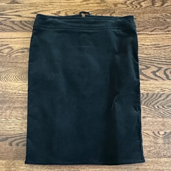 Gucci Black Velvet Pencil Skirt with Lace Up Detail at Back Size 46 US 10-12 - Picture 2 of 16